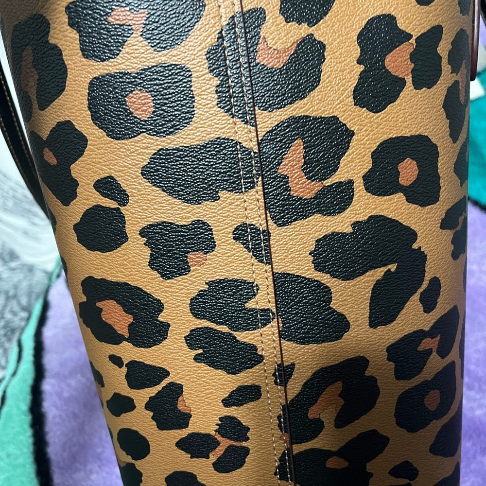 Coach cheetah purse - Picture 4 of 8